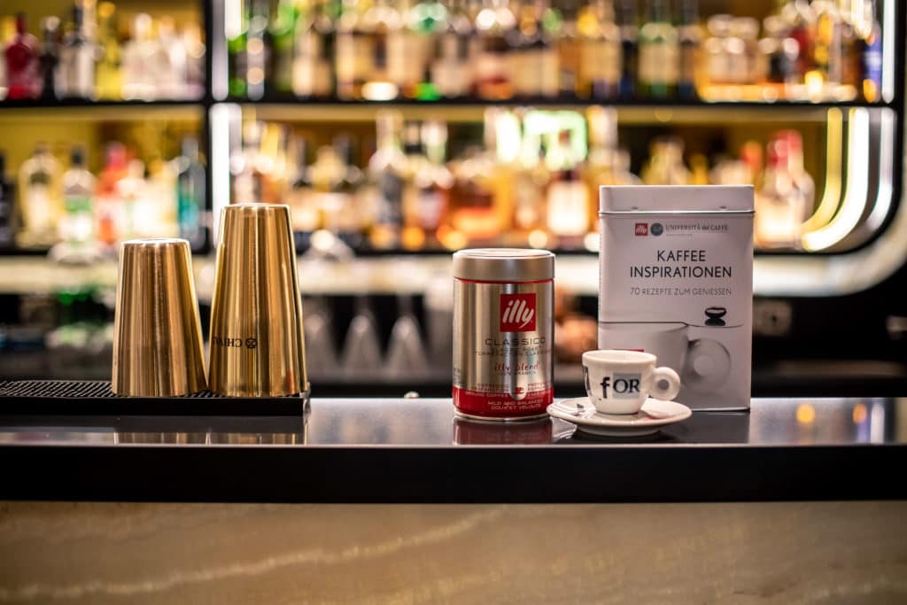 Kaffee-cocktails_illy_sofitel_bar_frankfurt_blog_oceanblue-style.jpg