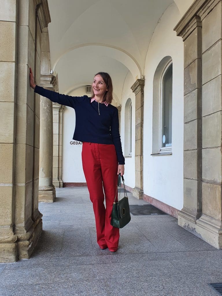 schoene_ostern-modetrends_2020-streifenbluse_rot_weiss-marlene-hose-mode-blog_ue50-oceanblue-style.jpg