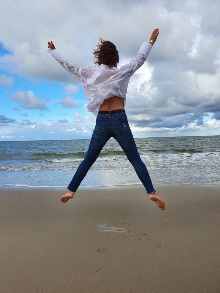 jeans-oversize-weisse-bluse-mein-liebster-sommer-look.jpg