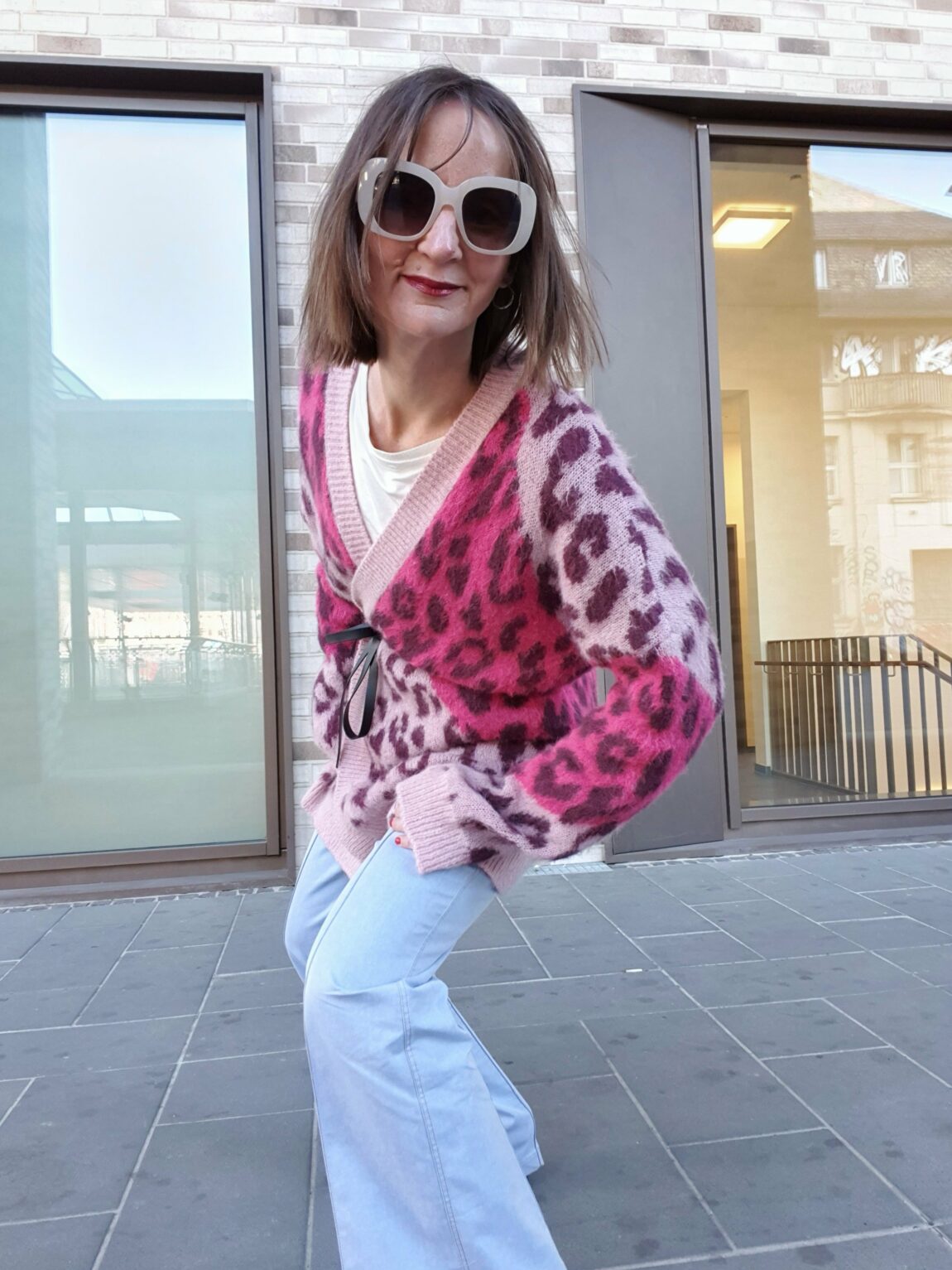 lange-oversize-strickjacke-liu-jo-long-cardigan-leoprint-oceanblue-style.jpg