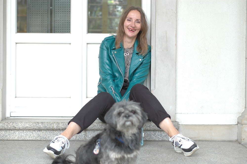 Lederjacke-styling-tipps_mode-blog-ue50_paper-bag-hose_oceanblue-style.jpg