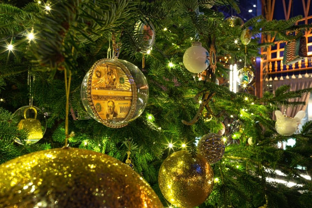 Weihnachtsbaum-kempinski-hotel-bahia-marbella-oceanblue-style.jpg