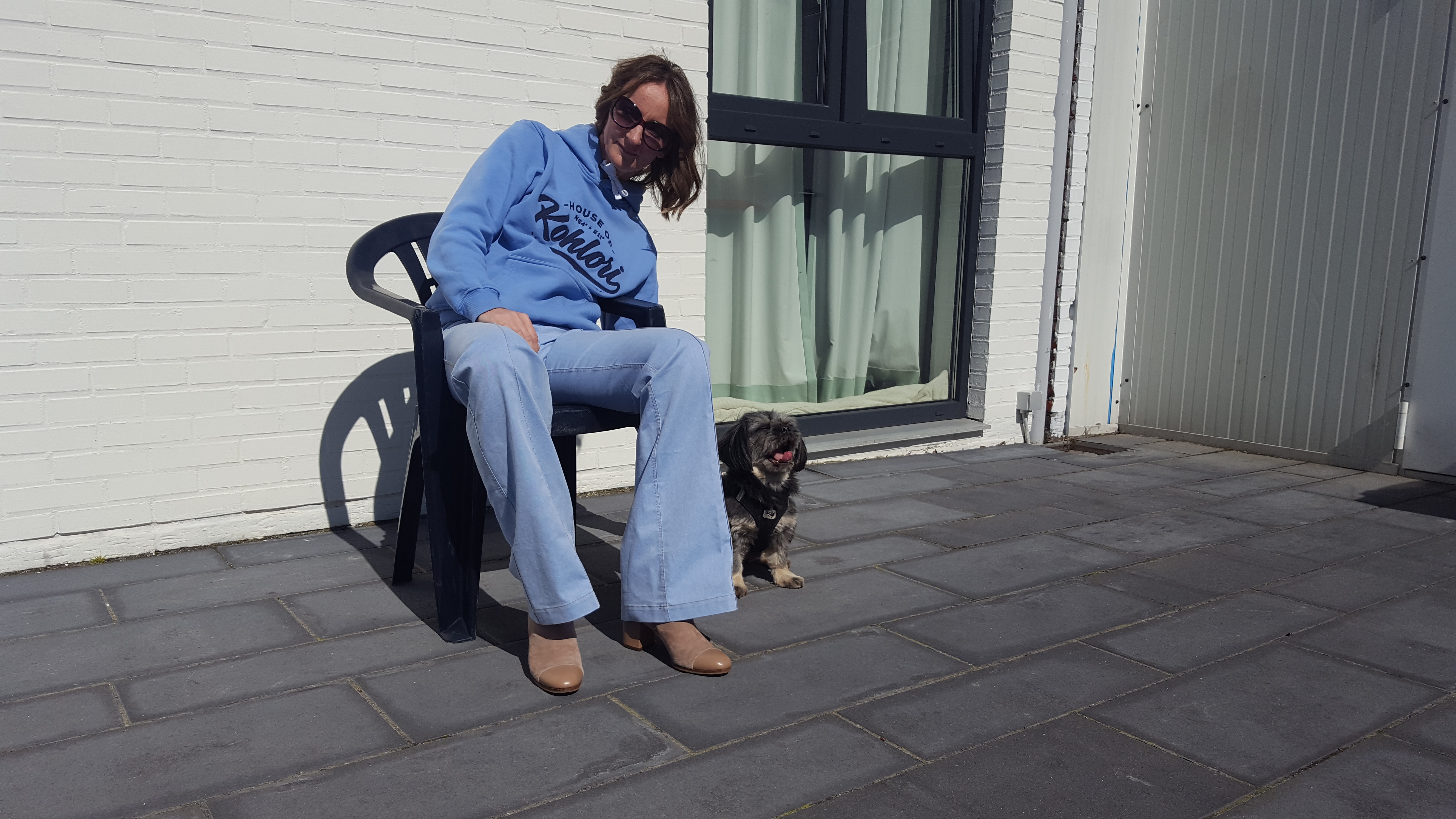 maritimer_look-schlag-hose_hoodie_mode-blog_ü40_frankfurt_influencer_oceanblue-style (3)